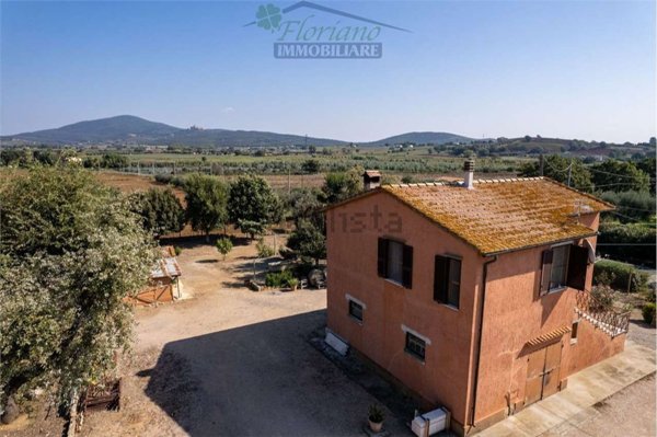 casa indipendente in vendita a Capalbio