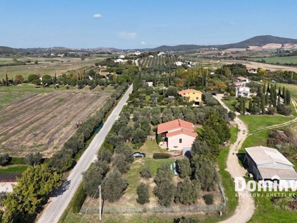 casa indipendente in vendita a Capalbio in zona Pescia Fiorentina