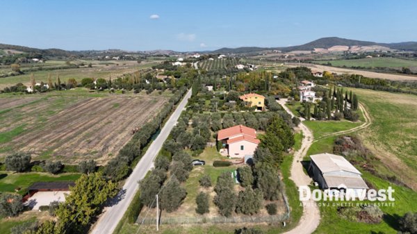casa indipendente in vendita a Capalbio in zona Pescia Fiorentina