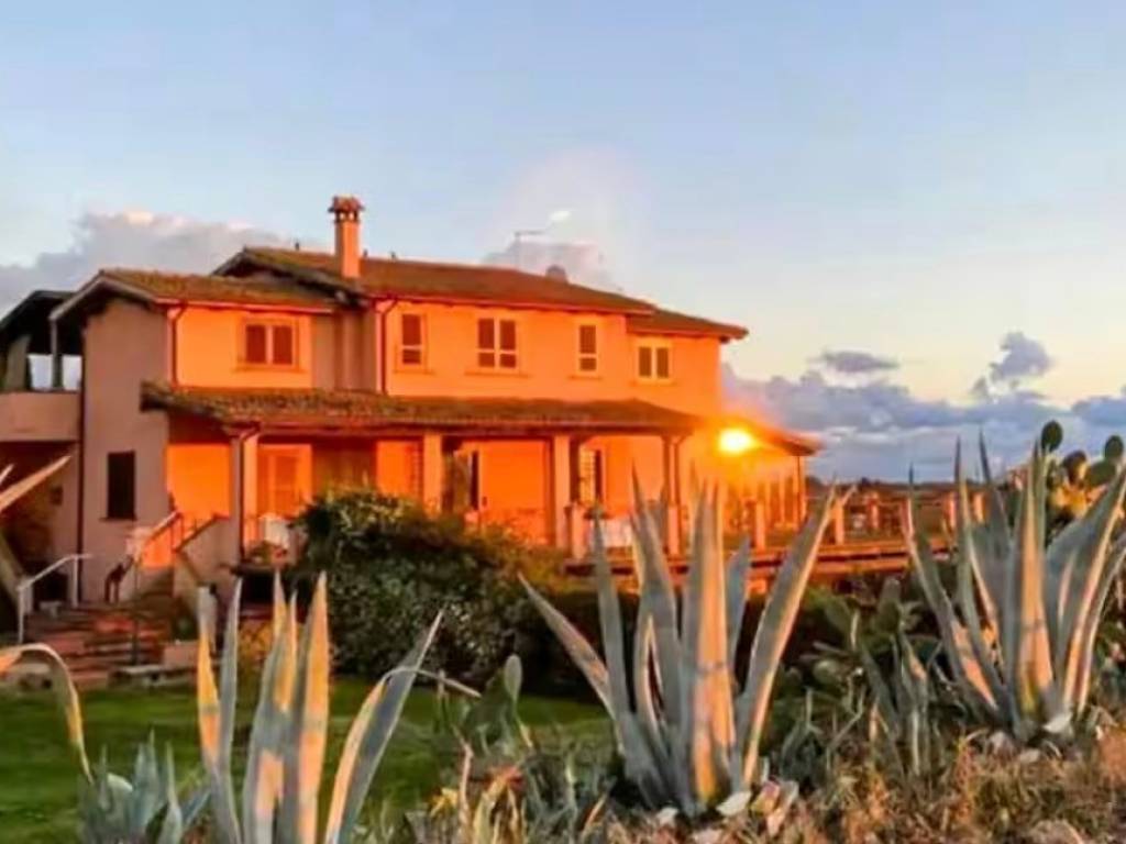 casa indipendente in vendita a Capalbio