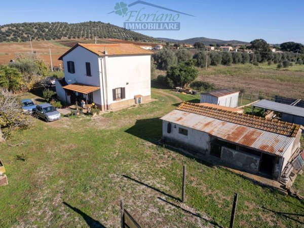 casa indipendente in vendita a Capalbio in zona Borgo Carige