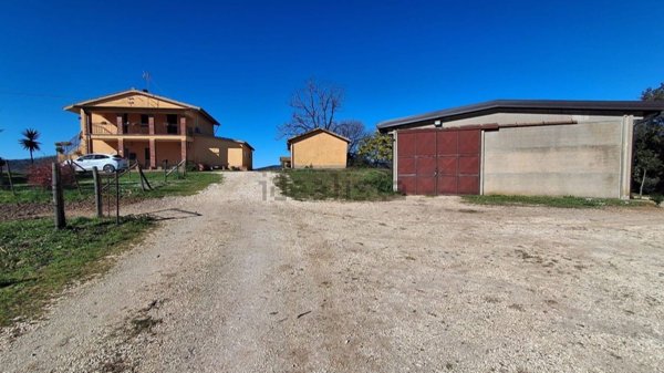 casa indipendente in vendita a Capalbio