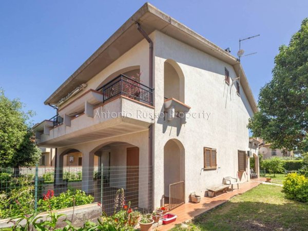 appartamento in vendita a Capalbio in zona Borgo Carige