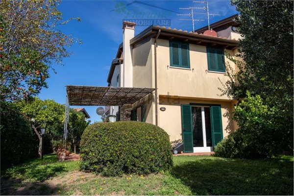 casa indipendente in vendita a Capalbio