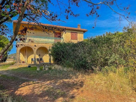 casa indipendente in vendita a Capalbio