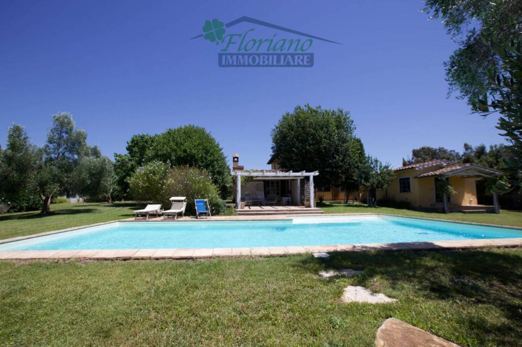 casa indipendente in vendita a Capalbio