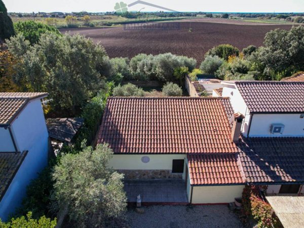 casa indipendente in vendita a Capalbio