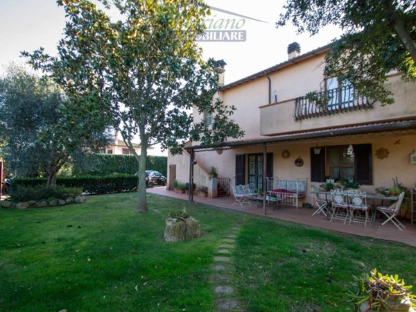 casa indipendente in vendita a Capalbio