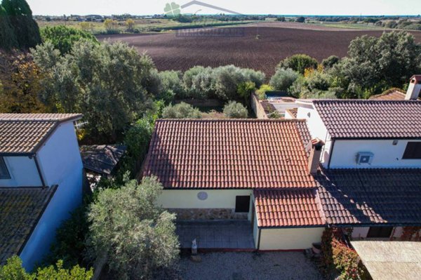 casa indipendente in vendita a Capalbio
