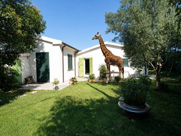 casa indipendente in vendita a Capalbio