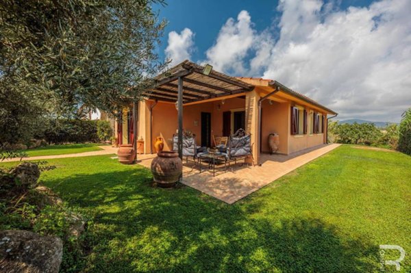 casa indipendente in vendita a Capalbio in zona Selva Nera
