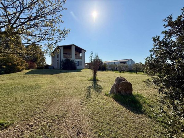 casa indipendente in vendita a Capalbio