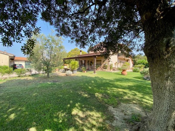 casa indipendente in vendita a Capalbio