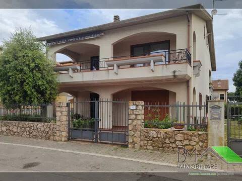 casa indipendente in vendita a Capalbio in zona Borgo Carige