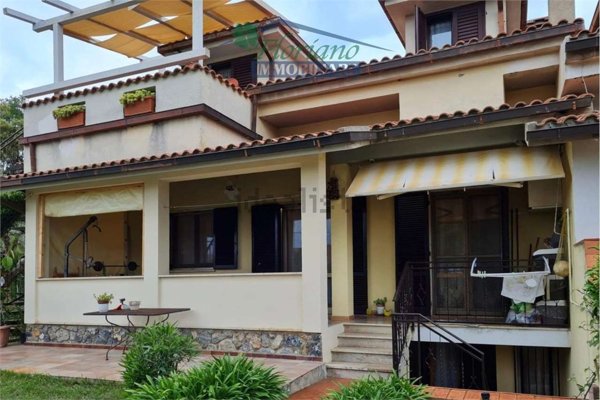 casa indipendente in vendita a Capalbio