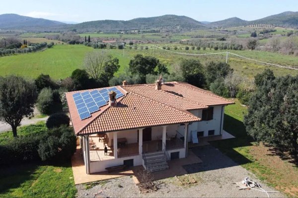 casa indipendente in vendita a Capalbio