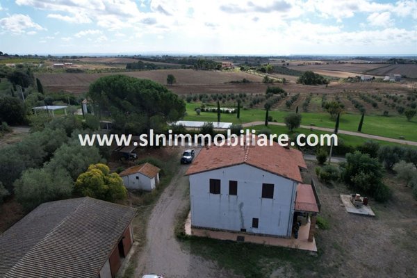 casale in vendita a Capalbio in zona Pescia Fiorentina