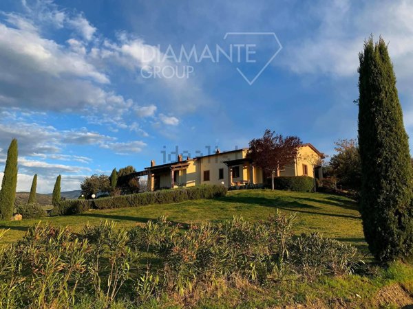 casa indipendente in vendita a Castel del Piano