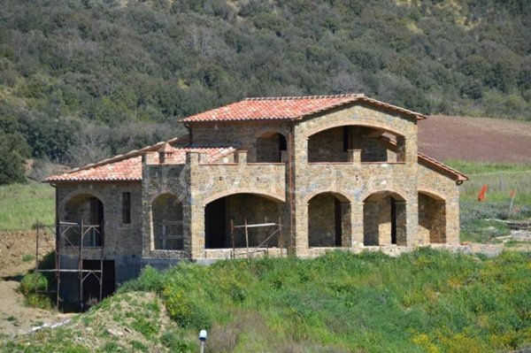 casa indipendente in vendita a Castel del Piano