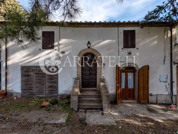 casa indipendente in vendita a Castel del Piano