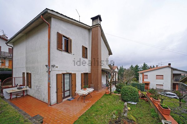 casa indipendente in vendita a Castel del Piano
