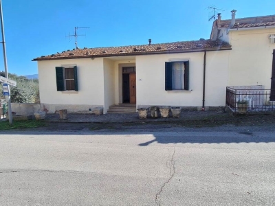 casa semindipendente in vendita a Castel del Piano in zona Montegiovi