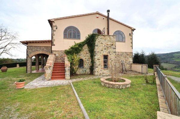 casa indipendente in vendita a Castel del Piano