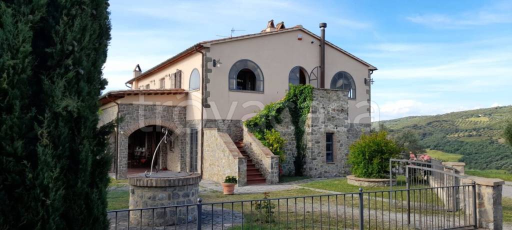 casa indipendente in vendita a Castel del Piano