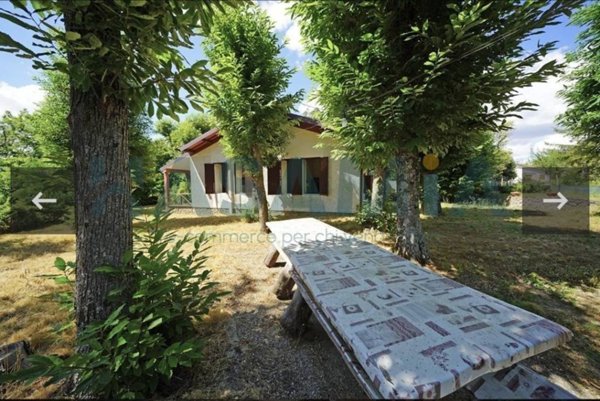 casa indipendente in vendita a Castel del Piano