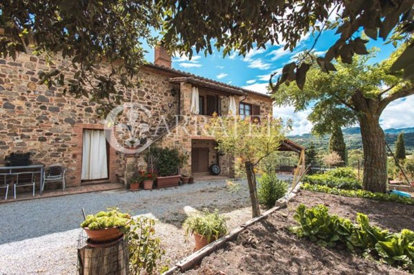 casa indipendente in vendita a Castel del Piano