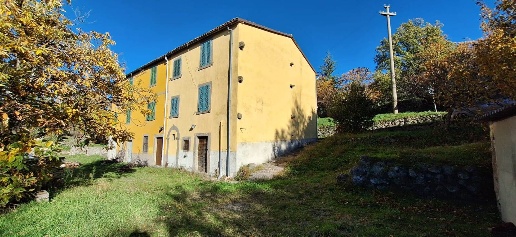 casa indipendente in vendita a Castel del Piano