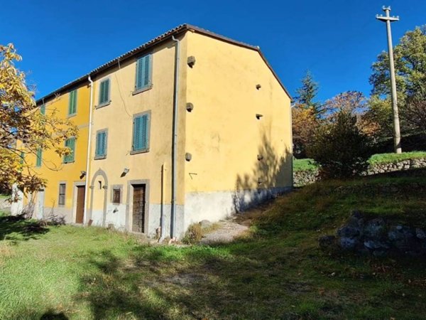 casa indipendente in vendita a Castel del Piano