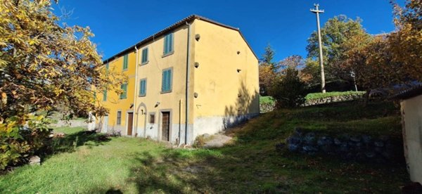 casa indipendente in vendita a Castel del Piano