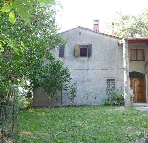 casa indipendente in vendita a Castel del Piano