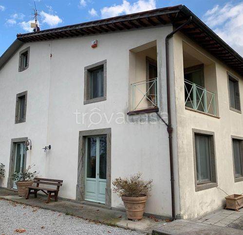 casa indipendente in vendita a Castel del Piano