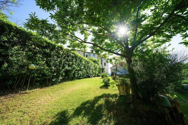 casa indipendente in vendita a Castel del Piano