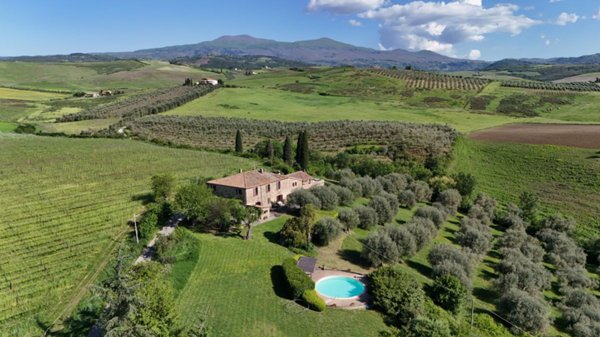 casa indipendente in vendita a Castel del Piano