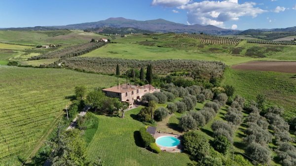 casa indipendente in vendita a Castel del Piano