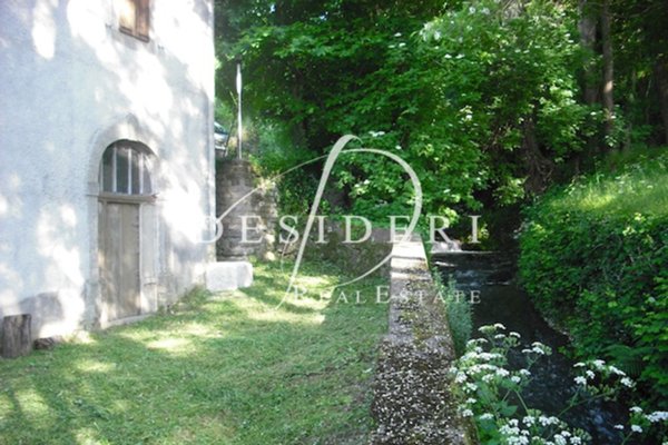 casa indipendente in vendita a Castel del Piano