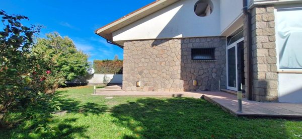 casa indipendente in vendita a Castel del Piano