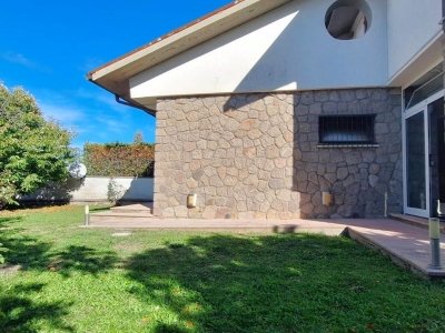 casa indipendente in vendita a Castel del Piano