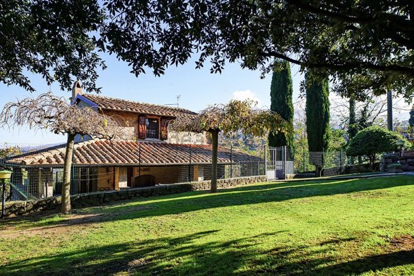 casa indipendente in vendita a Castel del Piano