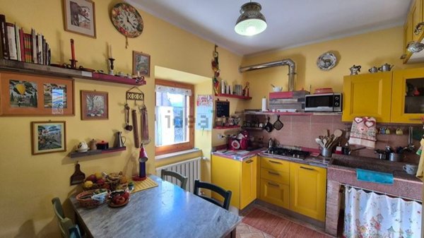 esavano in vendita a Castel del Piano