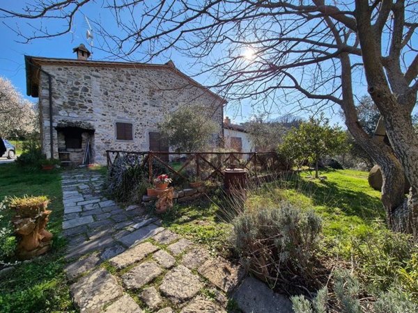 casale in vendita a Castel del Piano in zona Montegiovi