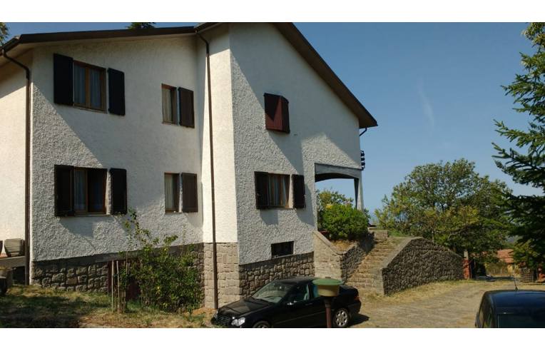 casa indipendente in vendita a Castel del Piano