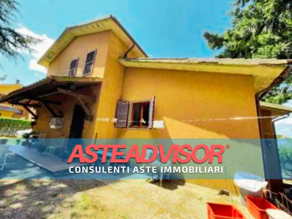 casa indipendente in vendita a Castel del Piano