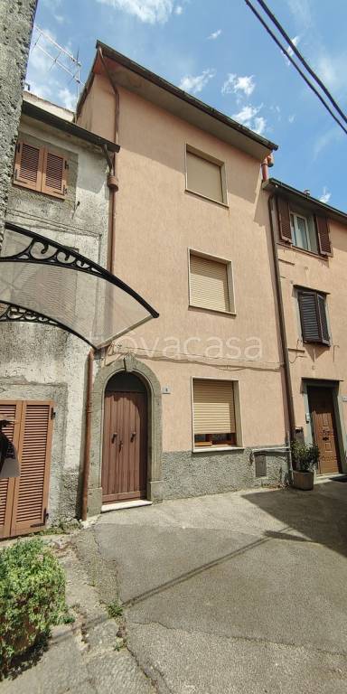 casa indipendente in vendita a Castel del Piano