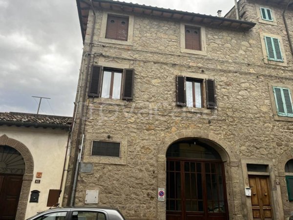 casa indipendente in vendita a Castel del Piano