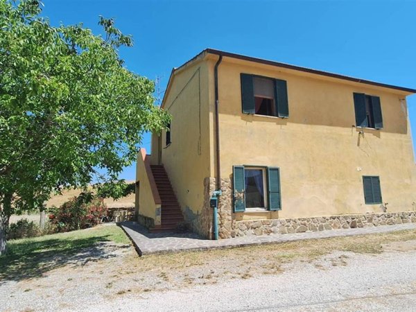 casa indipendente in vendita a Castel del Piano