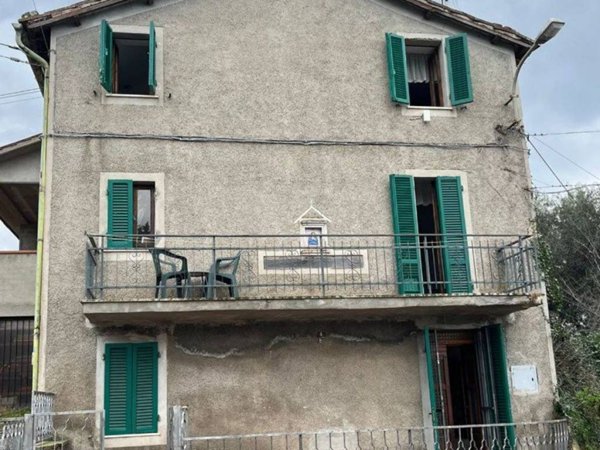 casa indipendente in vendita a Castel del Piano in zona Montegiovi